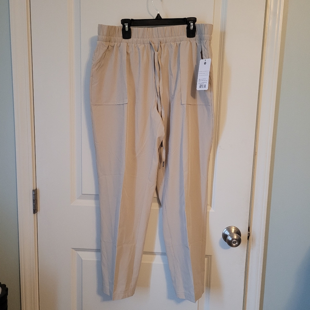 Apana Stretch Woven Tapered Ankle Pants - Cream, Size L